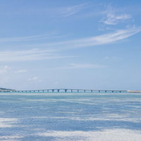 池間大橋と透き通る海を望む宮古島の風景 沖縄リゾートの写真