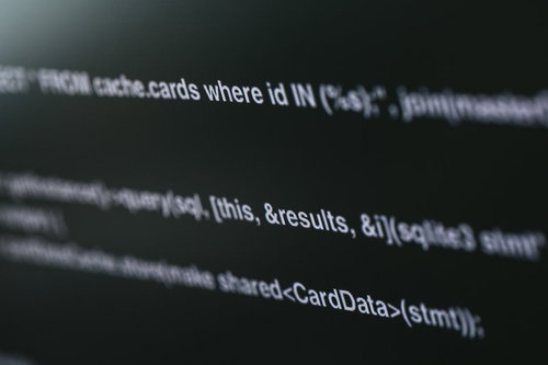 モニターに表示されたC++のオープンソースコード