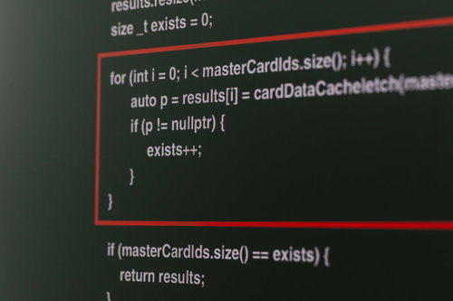 説明箇所を赤線で囲むC++のソースコード