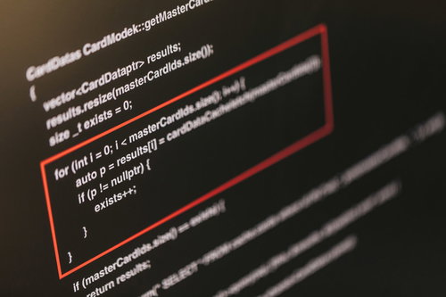 想定していない挙動が発生したソースコードのモニター画面