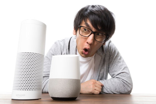 スマートスピーカーの聞き分けにキレ気味の男性