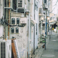 大森の山王小路飲食店街、古びた路地裏の居酒屋街の写真