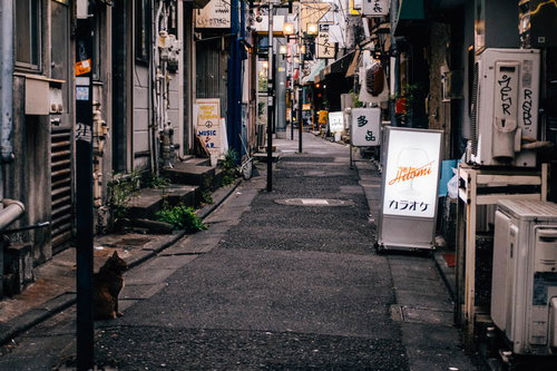 山王小路飲食店街の夕方過ぎ