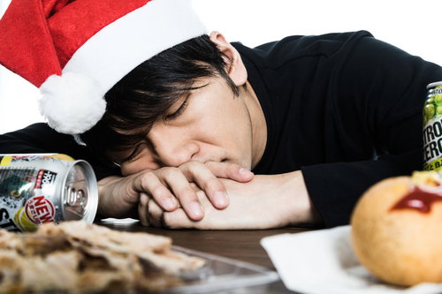 ひとりパーティ中に寝てしまったクリぼっち