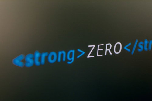ストロングタグで強調するゼロ