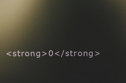 HTMLのstrongタグでストロングゼロ