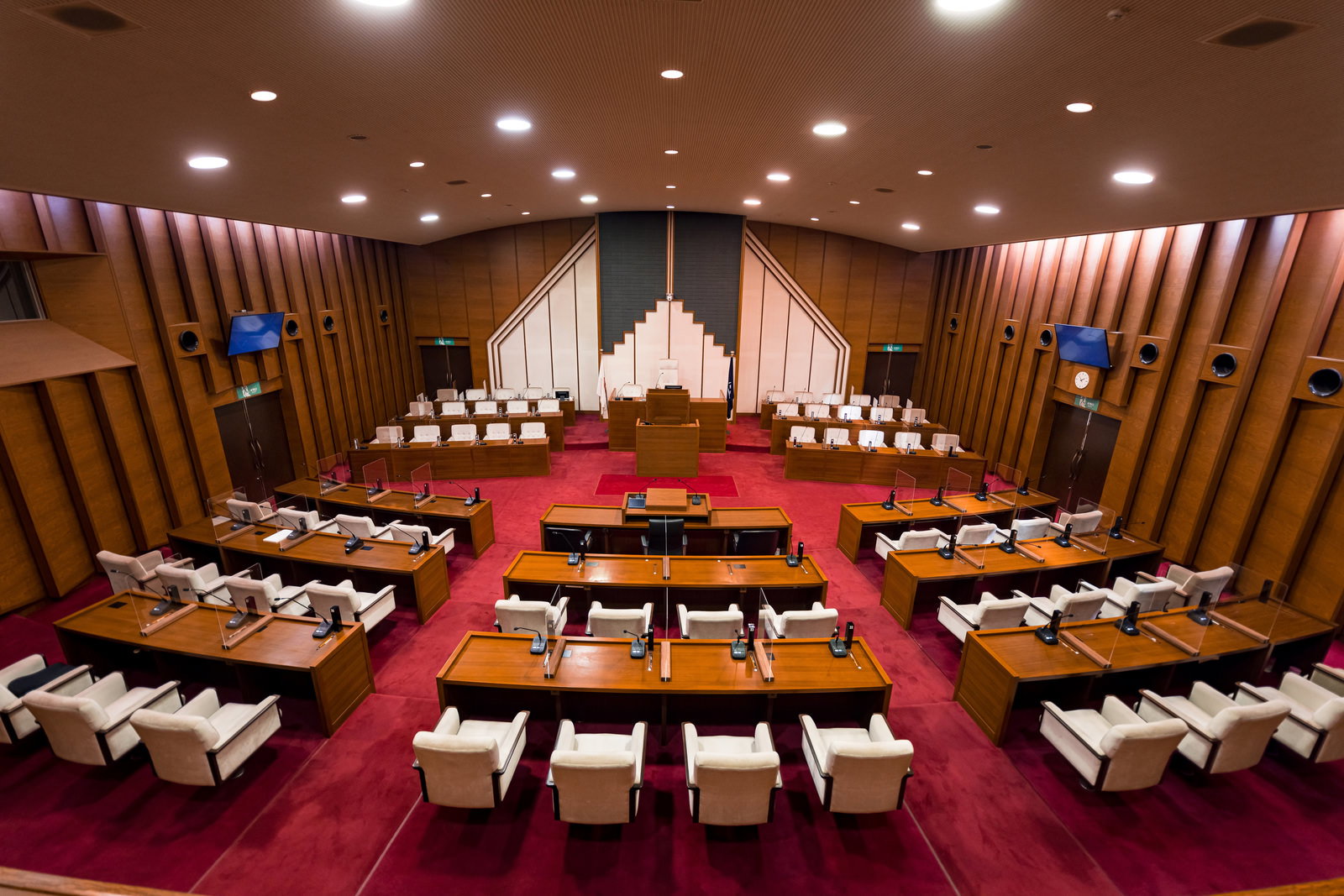 津山市議会議場を俯瞰撮影