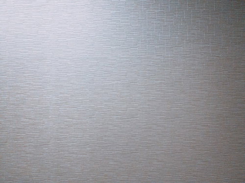 グレーの横縞柄が入った壁紙