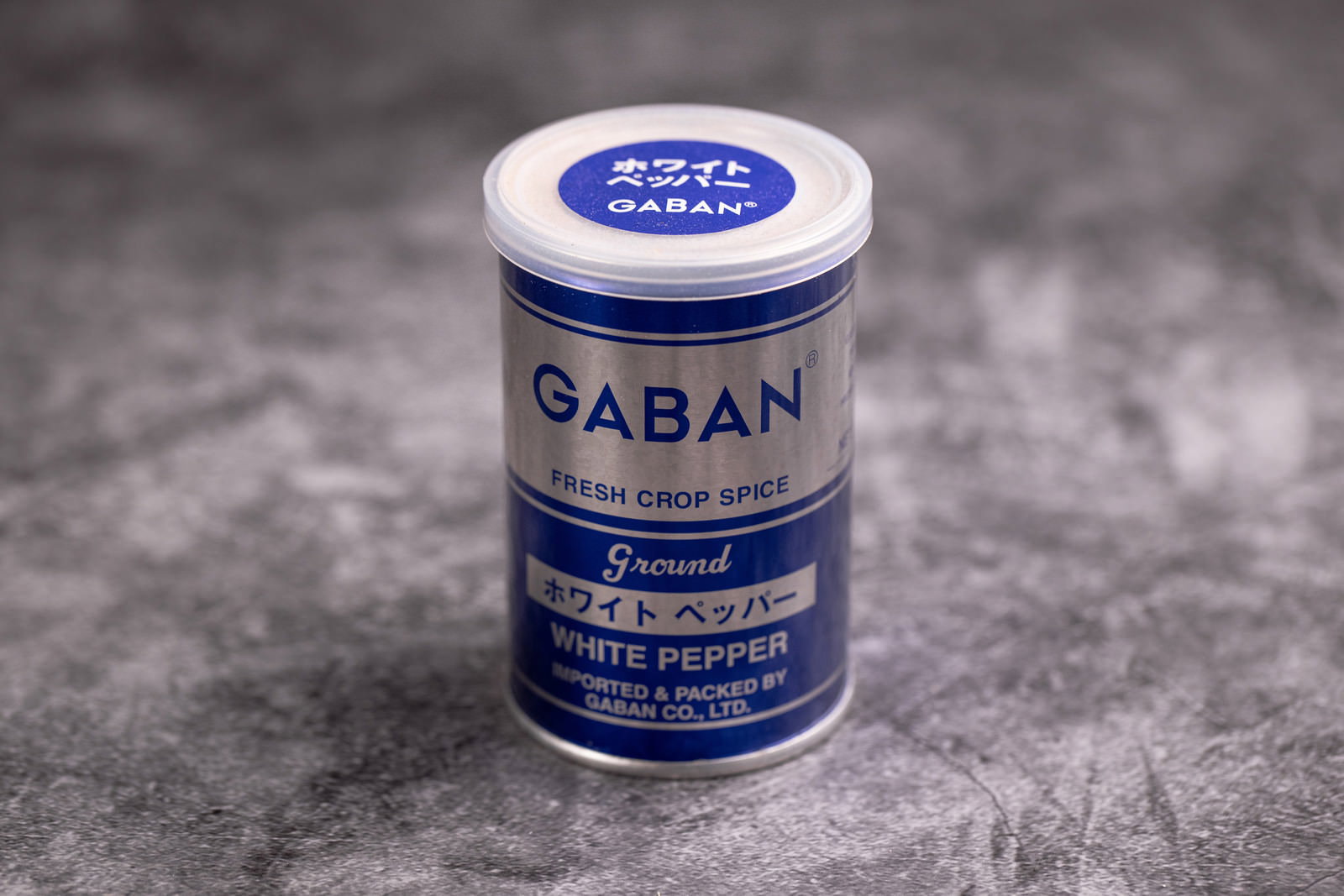 GABANのホワイトペッパーが入った白い容器