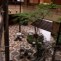 五反田ヒルズのニコニコタウンテラスを俯瞰で撮影した中庭の写真