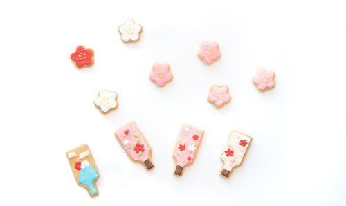 羽子板をモチーフにしたアイシングクッキー