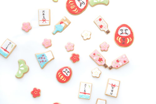 お正月関連のアイコンをモチーフにしたアイシングクッキー
