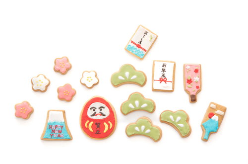 だるまや羽子板をデザインしたお正月関連のアイシングクッキー