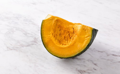 おいしかぁ～便のかぼちゃ1/4カット断面