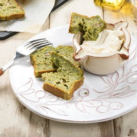 おやつにもちょうどいい春菊のケークサレの写真