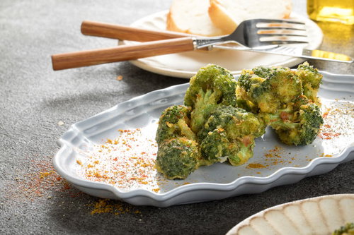 米粉で揚げた衣サクサクのブロッコリーからあげ