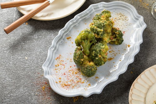 カレー風味の米粉ブロッコリー唐揚げ、居酒屋風おつまみ