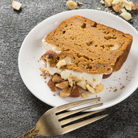 米粉とおからを使ったグルテンフリーのにんじんケーキの写真