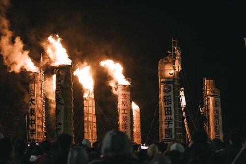 400年以上続く須賀川の伝統行事「松明あかし」で火柱が夜空を焦がす