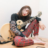 「私にとっての音楽はー」とかインタビューにこたえる女性の写真