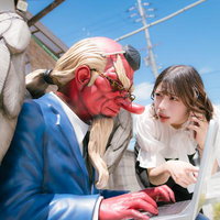 天狗から進捗を受けて納期に慌てて報告する女子の写真