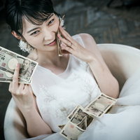 結婚して玉の輿に乗った勝ち組女子のウェディング写真の写真
