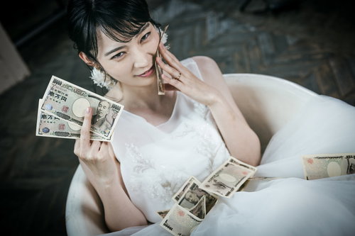 結婚して玉の輿に乗った勝ち組女子のウェディング写真