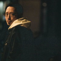 視線を感じた逃走中の男性の写真
