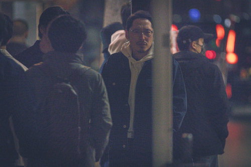 調査対象の尾行中に妻の不倫現場を目撃した探偵