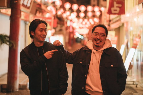 困難な依頼を解決して帰宅する探偵と調査員