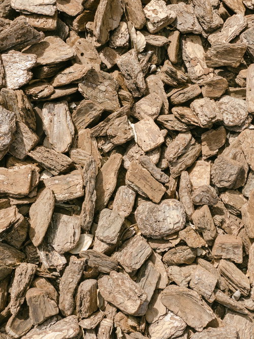 不揃いのバークチップのテクスチャー表現と園芸用マルチング材