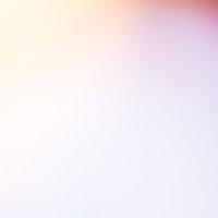 薄い紫の光の薄暗いボケ背景の写真