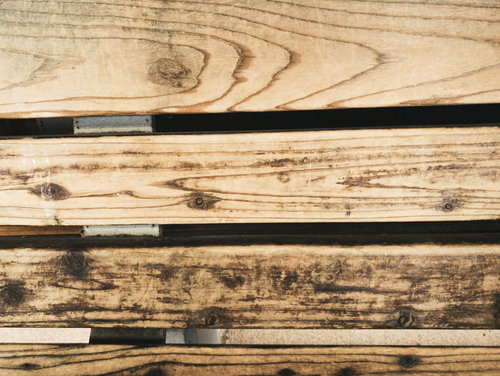 板を張り付けた柵（テクスチャ）