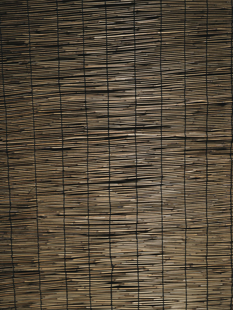 隙間が目立つ竹製の簾のテクスチャー