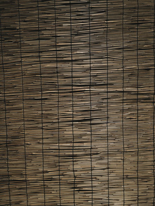 隙間が目立ってきた竹製の簾のテクスチャー