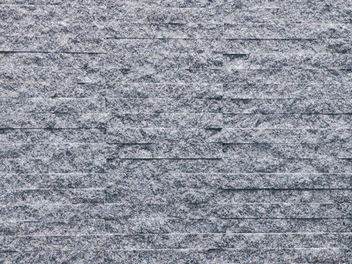 タイル置き場の石材タイル（グレーテクスチャー）
