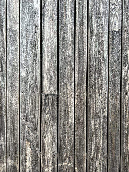風化して白く浮かび上がる木目のウッドフェンステクスチャー