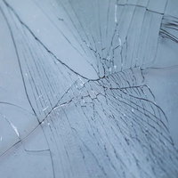 割れても飛び散らないガラスフィルムのひび割れテクスチャーの写真