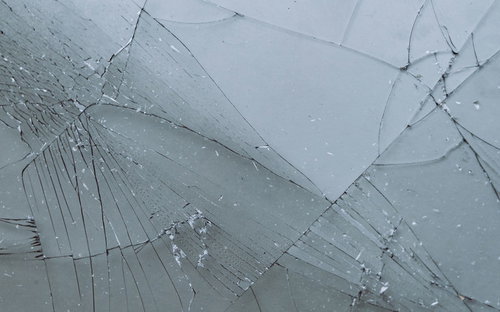 破損してガラスに入るヒビのテクスチャー