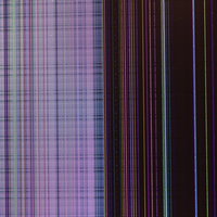 縦に線が入ってしまった液晶モニター（ドット単位の故障）の写真
