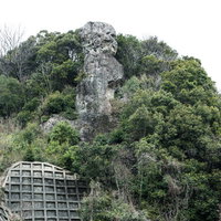 鯖くさらかし岩は落ちない奇岩、長崎の巨大な岩塔の写真