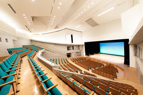 世界有数の音響設備の多目的コンサートホール「とぎつカナリーホール」