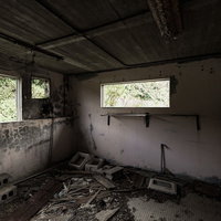 徳之島ニューオータニ・ホテルの廃墟と瓦礫の写真