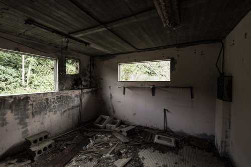 徳之島ニューオータニ・ホテルの廃墟と瓦礫