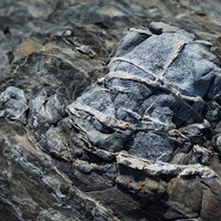 複雑に入り組んだ地層が混じる徳之島のメランジ堆積物の写真