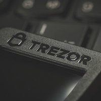 ハードウェアウォレット「TREZOR」の写真