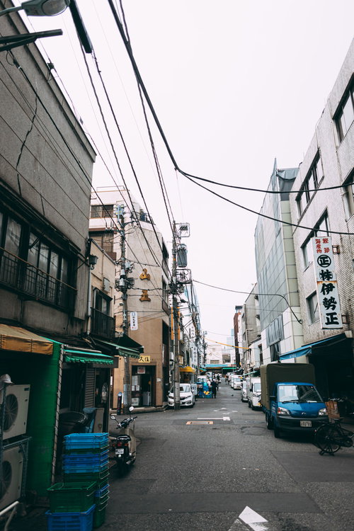 築地市場辺りの街並みと路地裏