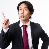 いちいち注文をつけてくるマネージャーが人差し指で指摘の写真