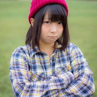 地球岬の断崖と荒れた海岸の写真