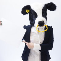 結構雑な案内をするアニマル社員がフリップで告知の写真